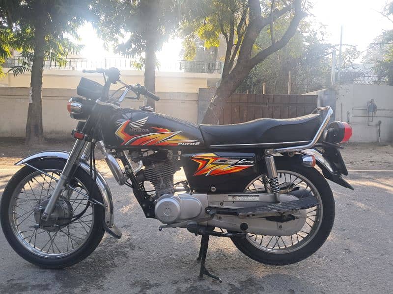 Honda CG 125 black color 8