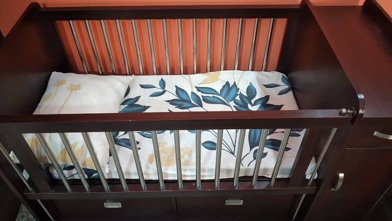 Baby Cot/ Baby Crib/ Cot with drawer/cabinet 2