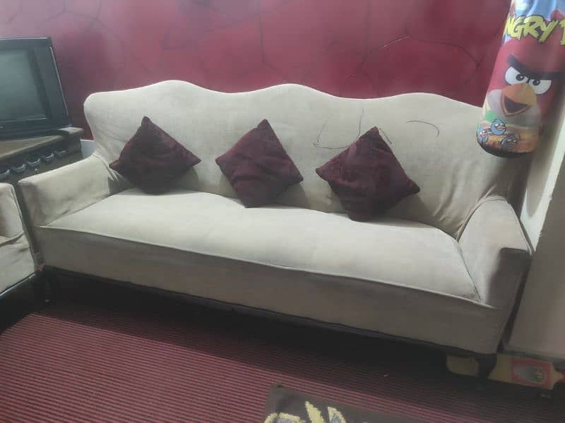 Sofa and dewan for sale in good condition 0