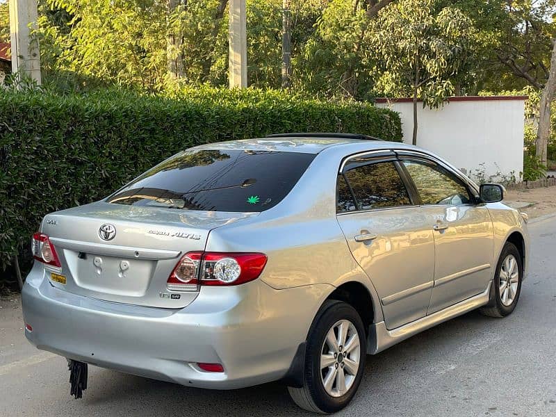 Toyota Corolla Altis 2011, (Sunroof Manual 1.6) 6