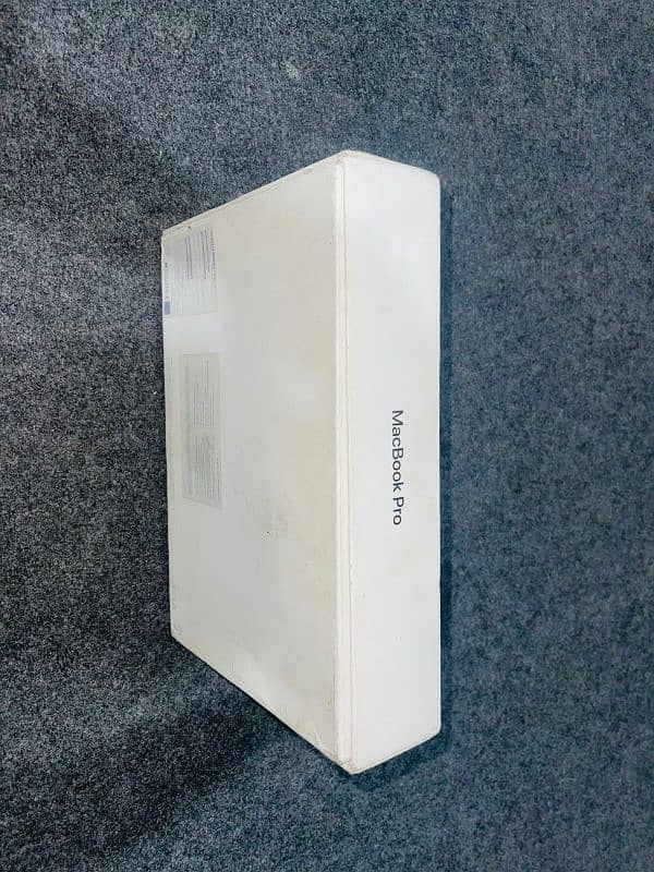 Apple MacBook Pro 13-inch,2019, 8Gb/256Gb 1st read note in description 18