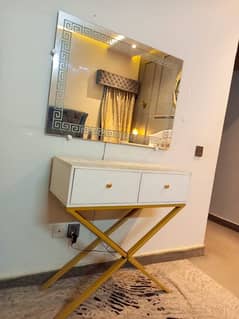 dressing with led light mirror