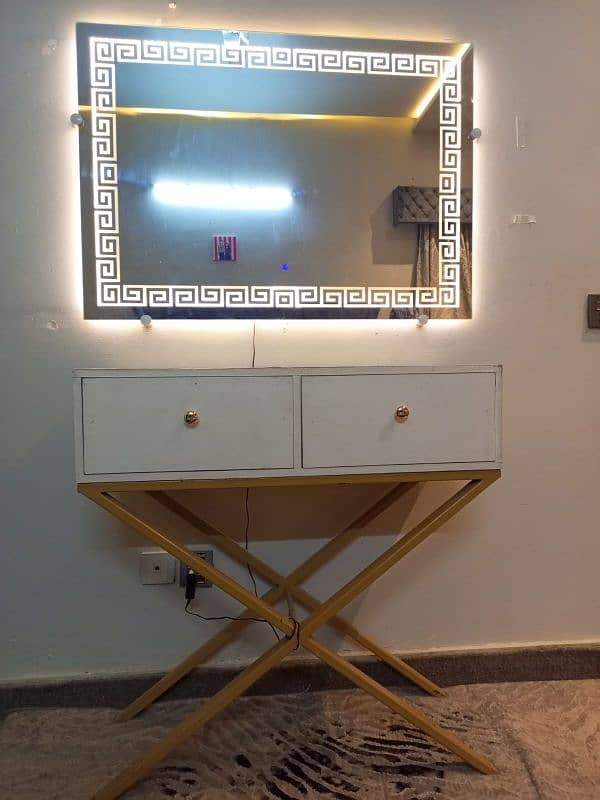 dressing with led light mirror 1