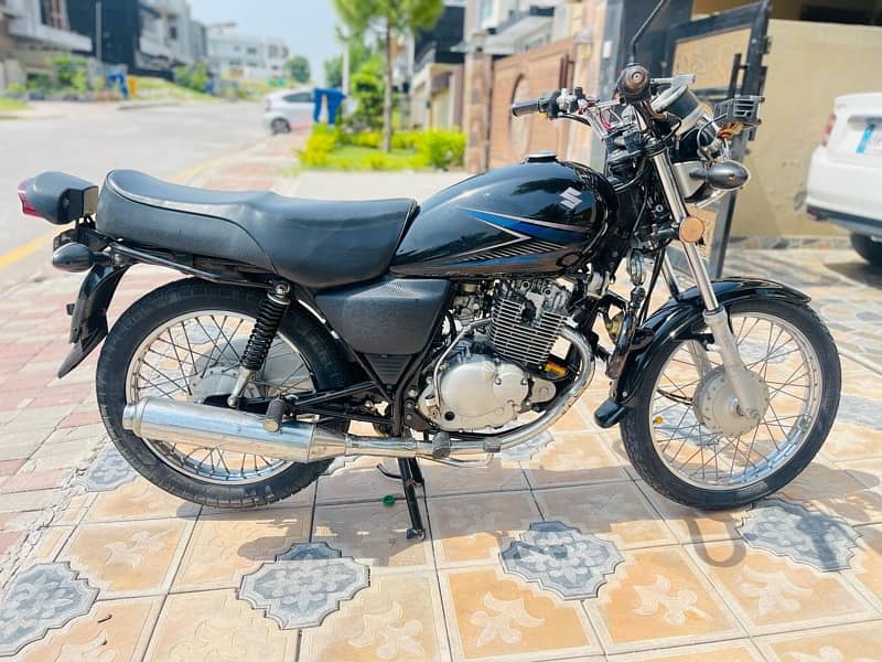 Suzuki GS 150 3