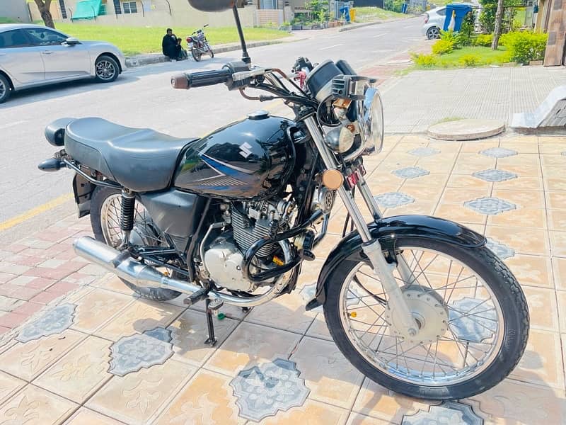 Suzuki GS 150 7