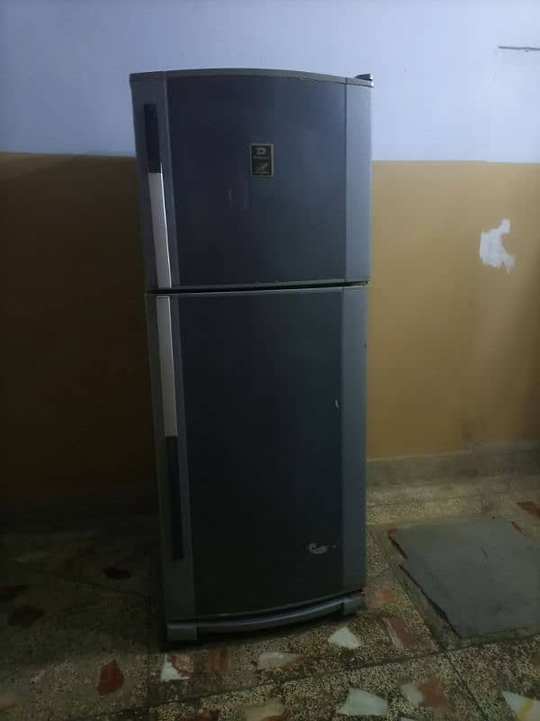 Dawlance jumbo fridge plz add details parhen 03112332537 7