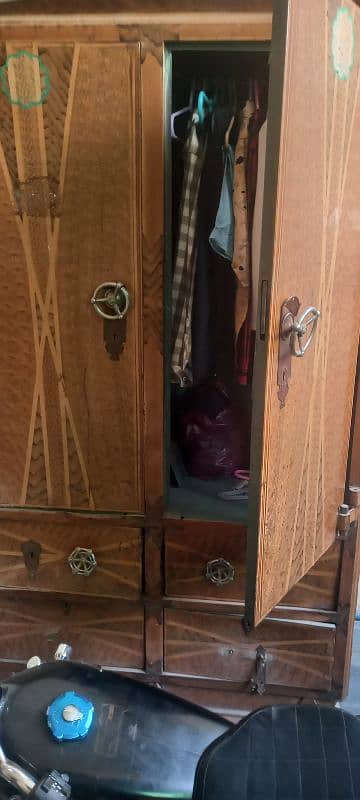 safe almari / wardrobes 1