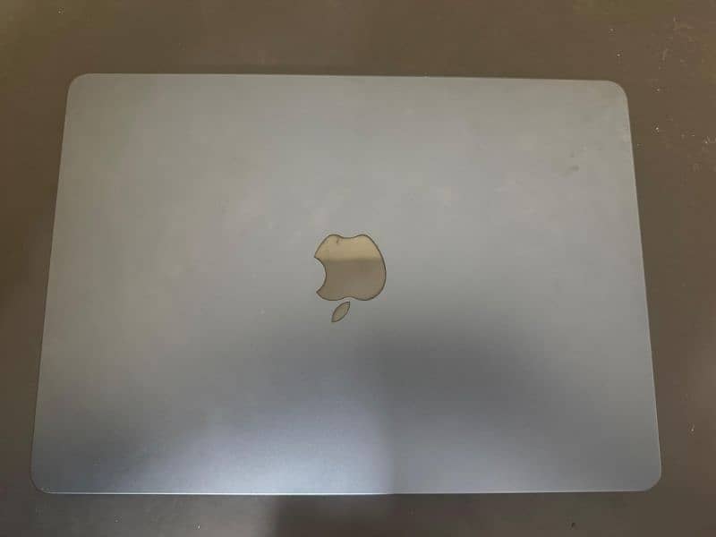 MacBook air m2 midnight 256gb with box and charger 2