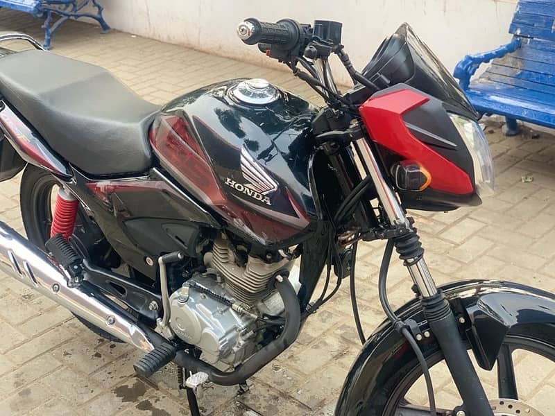 honda cb-125f in new condition 3