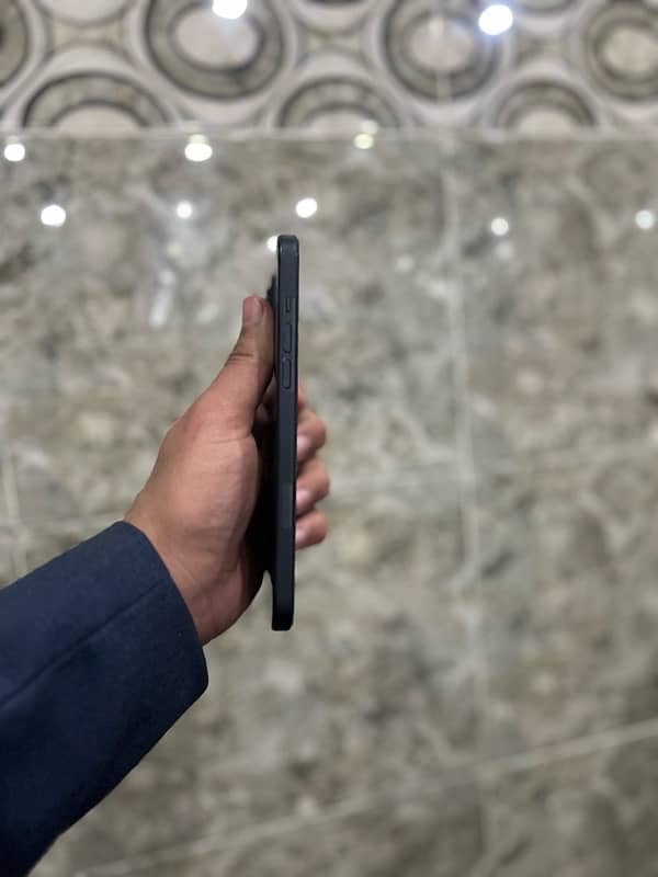 iphone15plus black color 89 health 128 gb  10/10 condition +box 0