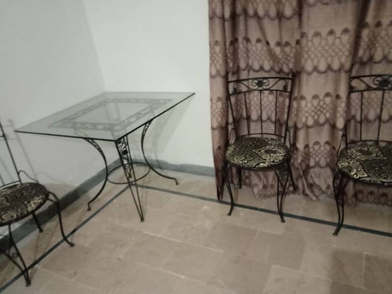 IRON GLASS DINING TABLE ( 12 MM GLASS)DINING TABLE GOOD CONDITION 2