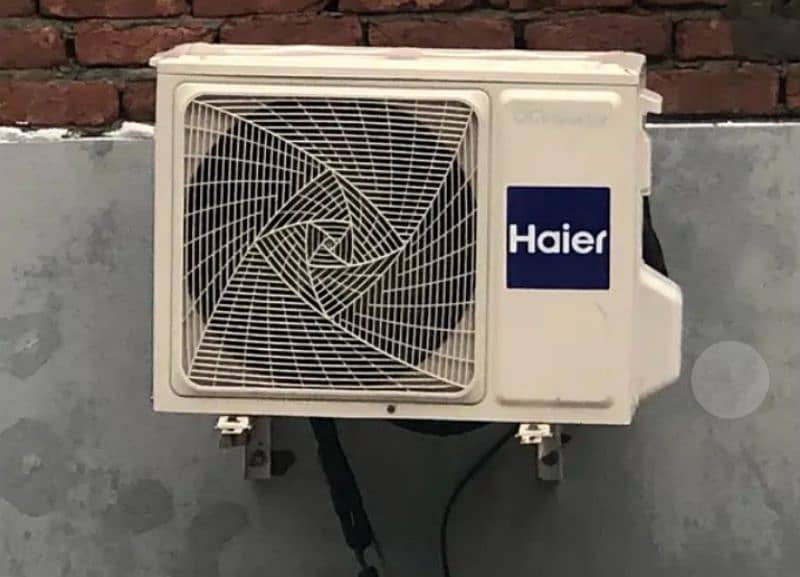 Haier 1.5 ton DC inverter heat and cool 1