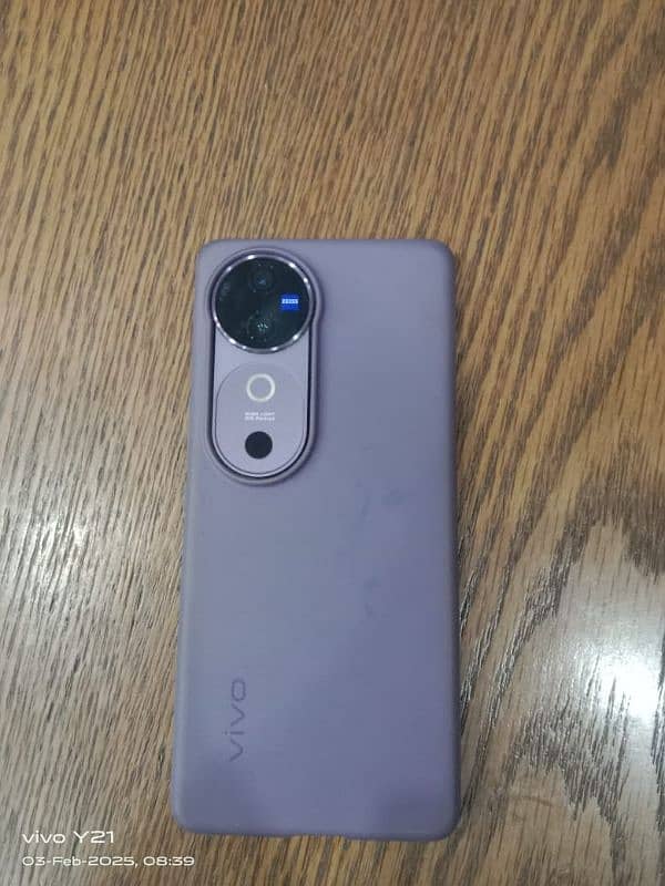 vivo v40 3