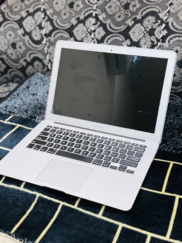 macbook Air 8/256 1