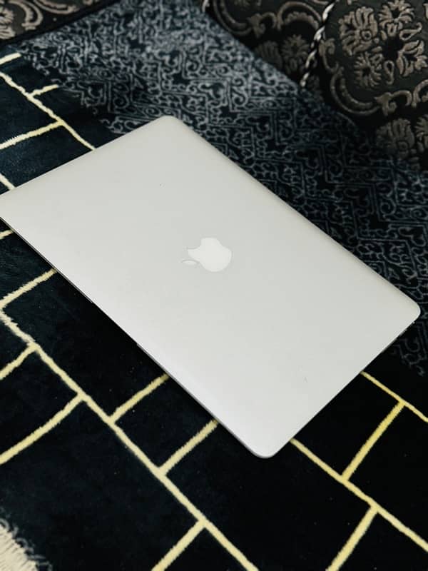 macbook Air 8/256 2