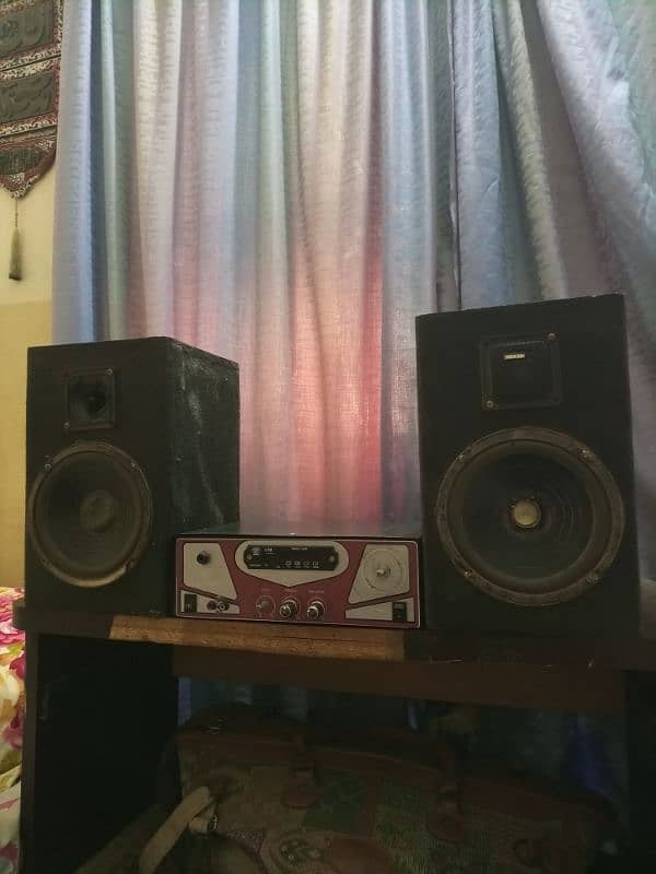 Amplifier and Speakers 0