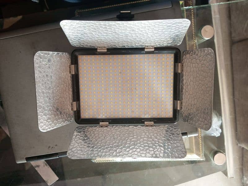 led video light 0