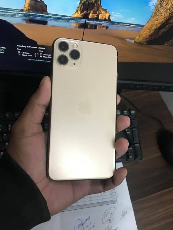 IPhone 11 Pro Max Golden Colour 5