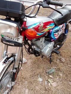 Honda 125 in genuine condition