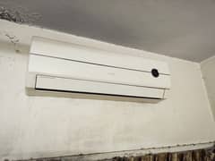 Gree 1 ton split ac Non inverter