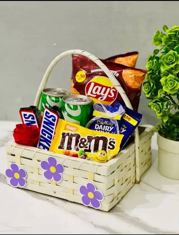 Customized Gift Baskets For Birthdays, Gift Boxes, Chocolate Bouquet 18