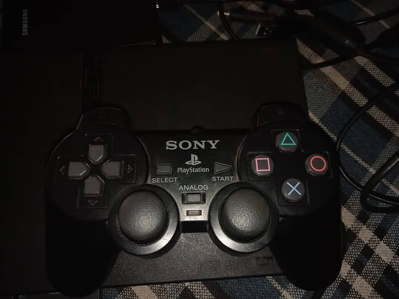 PS 2 excellent condition with original controller 4