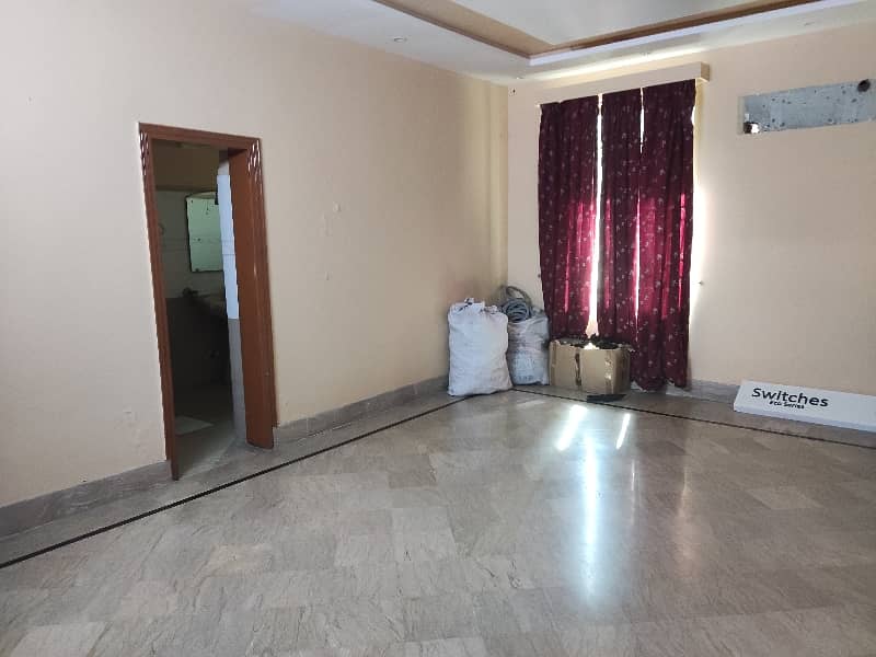 2 KANAL HOUSE AVAILABLE FOR RENT 11