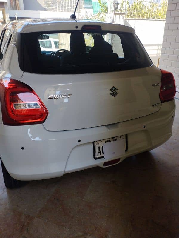 Suzuki Swift GLX 2024 4