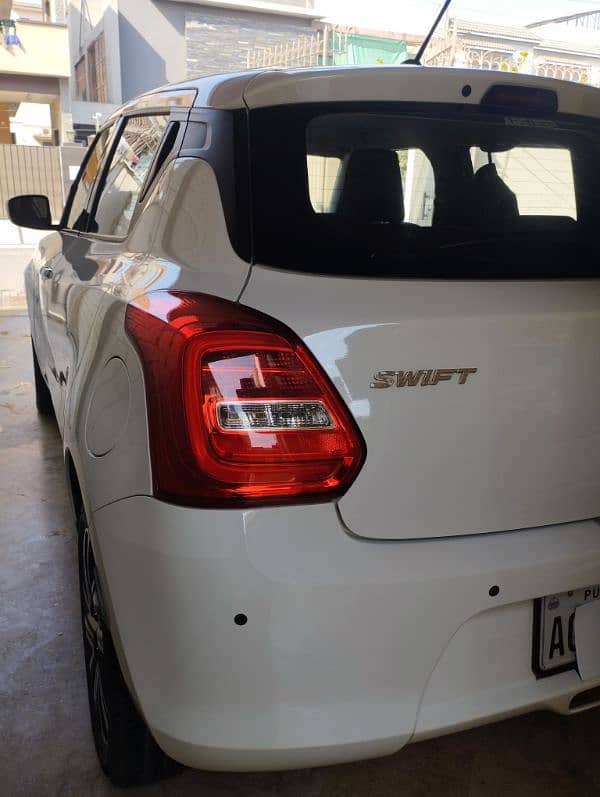 Suzuki Swift GLX 2024 17