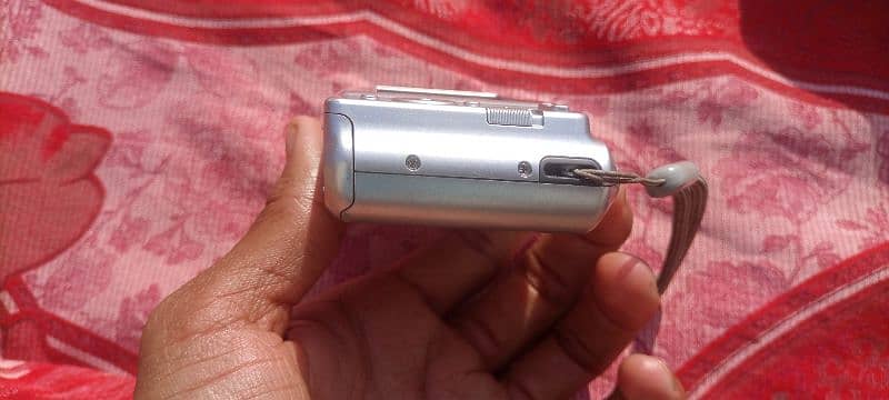 sony camera look like new condition 7