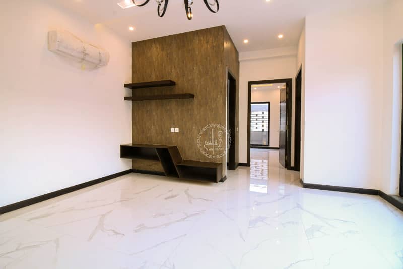 30 MARLA LIKE A BRAND NEW MOST BEAUTIFULL HOUSE AVAILABLE FOR RENT IN DHA PHASE 5 27