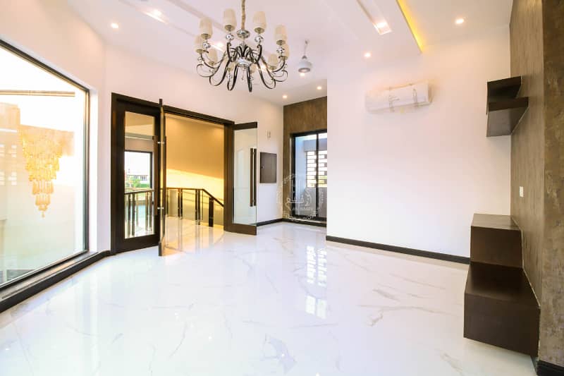 30 MARLA LIKE A BRAND NEW MOST BEAUTIFULL HOUSE AVAILABLE FOR RENT IN DHA PHASE 5 28