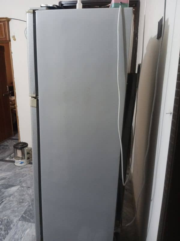 Dawalance Refrigerator Model #. 9188D, class. T , 6