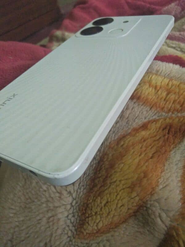 Infinix smart 7hd 4/64 0