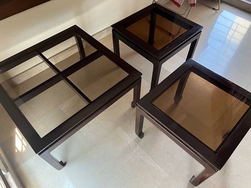 Set of 3 Wooden Tables with Glass Top 2