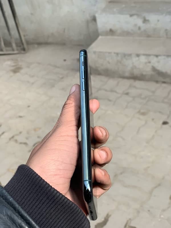 iphone 11 pro max PTA APPROVED 0