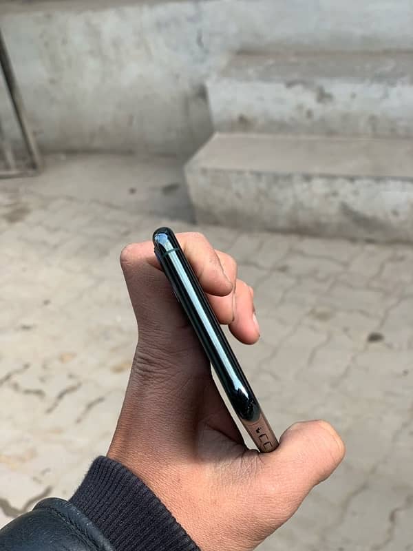 iphone 11 pro max PTA APPROVED 3