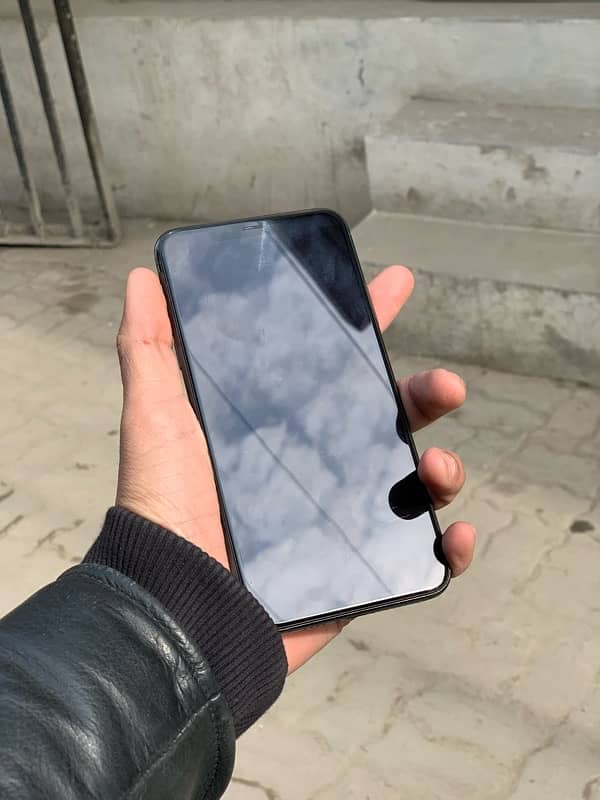 iphone 11 pro max PTA APPROVED 5