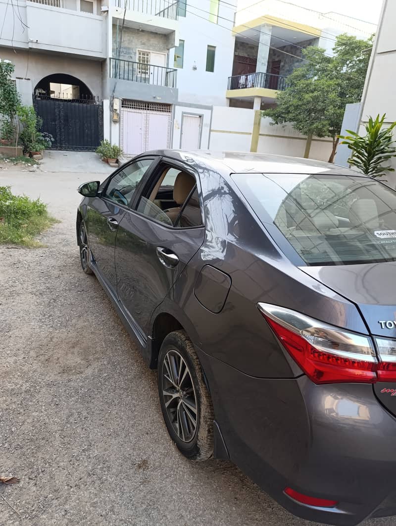 Toyota Corolla Altis 2017 automatic Facelift 3