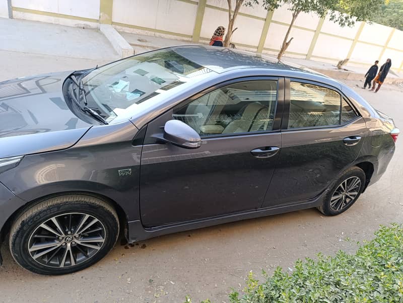 Toyota Corolla Altis 2017 automatic Facelift 8