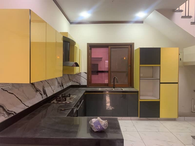 Luxury 300-Yard Bungalow For Rent In DHA Phase 7 Just Like New! 3