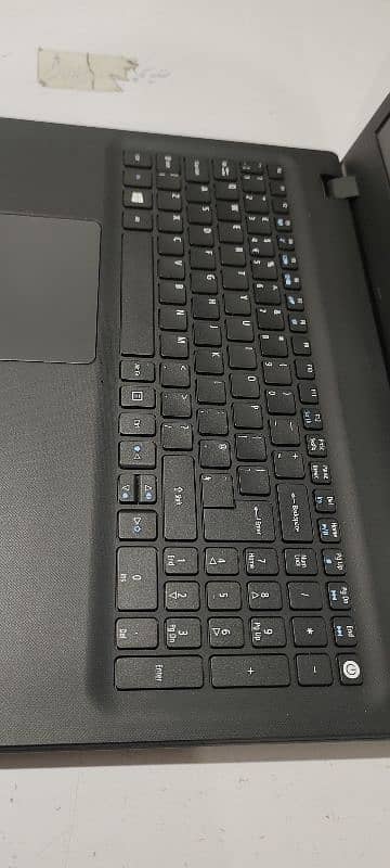 ACER Laptop 500gb/8gb full keypad 3