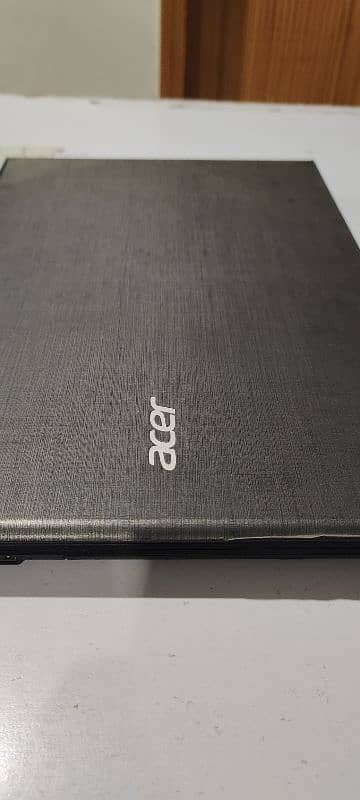 ACER Laptop 500gb/8gb full keypad 4