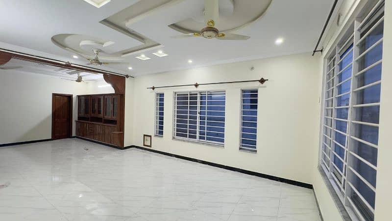 1knal upper portion avelebal for rent in G15 G16 3