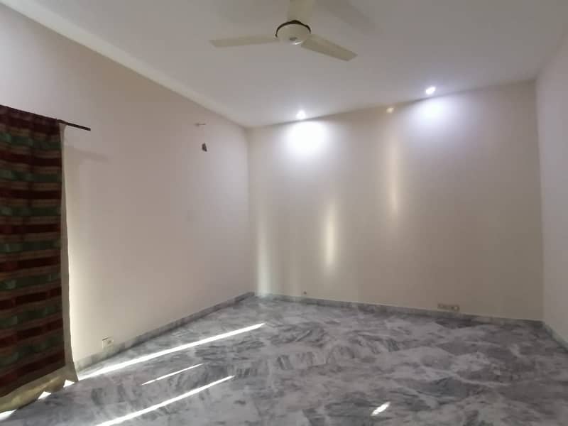 3 Beds 1 Kanal Upper Portion Prime Location for Rent in DHA Phase 5 Lahore. 2