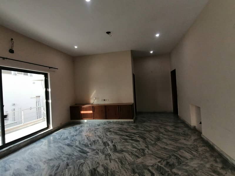 3 Beds 1 Kanal Upper Portion Prime Location for Rent in DHA Phase 5 Lahore. 6