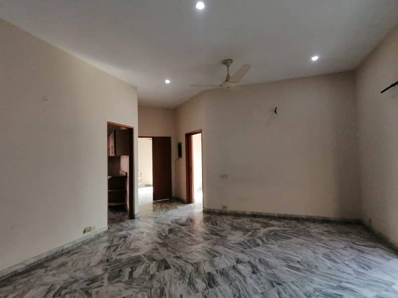 3 Beds 1 Kanal Upper Portion Prime Location for Rent in DHA Phase 5 Lahore. 7