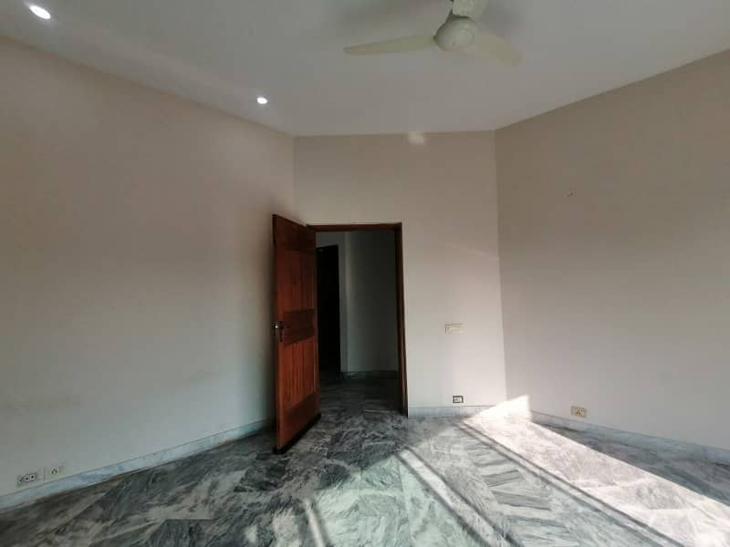 3 Beds 1 Kanal Upper Portion Prime Location for Rent in DHA Phase 5 Lahore. 10