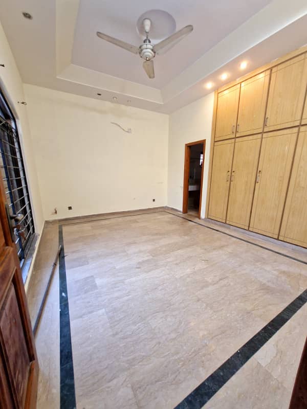 3 Beds 1 Kanal Upper Portion Prime Location for Rent in DHA Phase 4 Lahore. 3