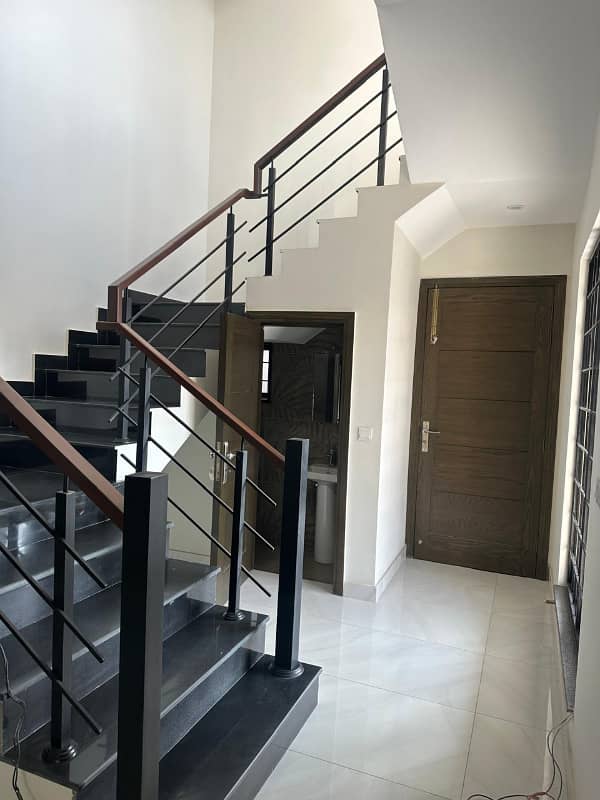 1 Kanal Grey Structure House For Sale In Banker Avenue Cooperative Housing Society 39